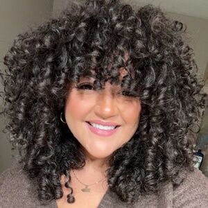 Meet your Posher, Angelyz